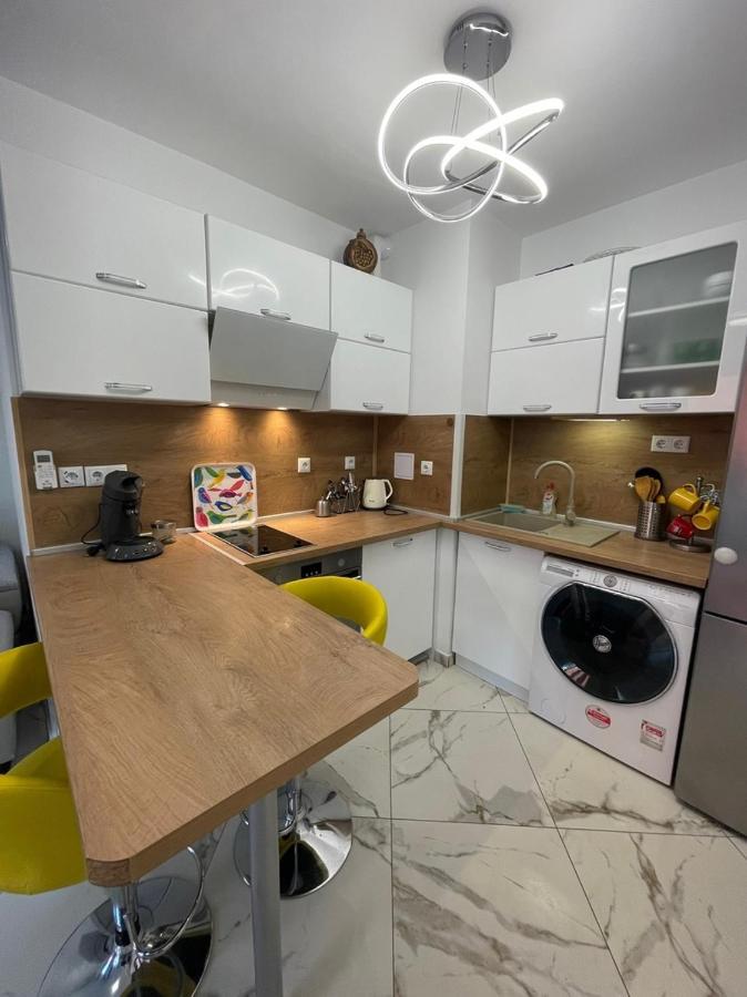 Sun&Moon Apartment Obzor Exteriör bild